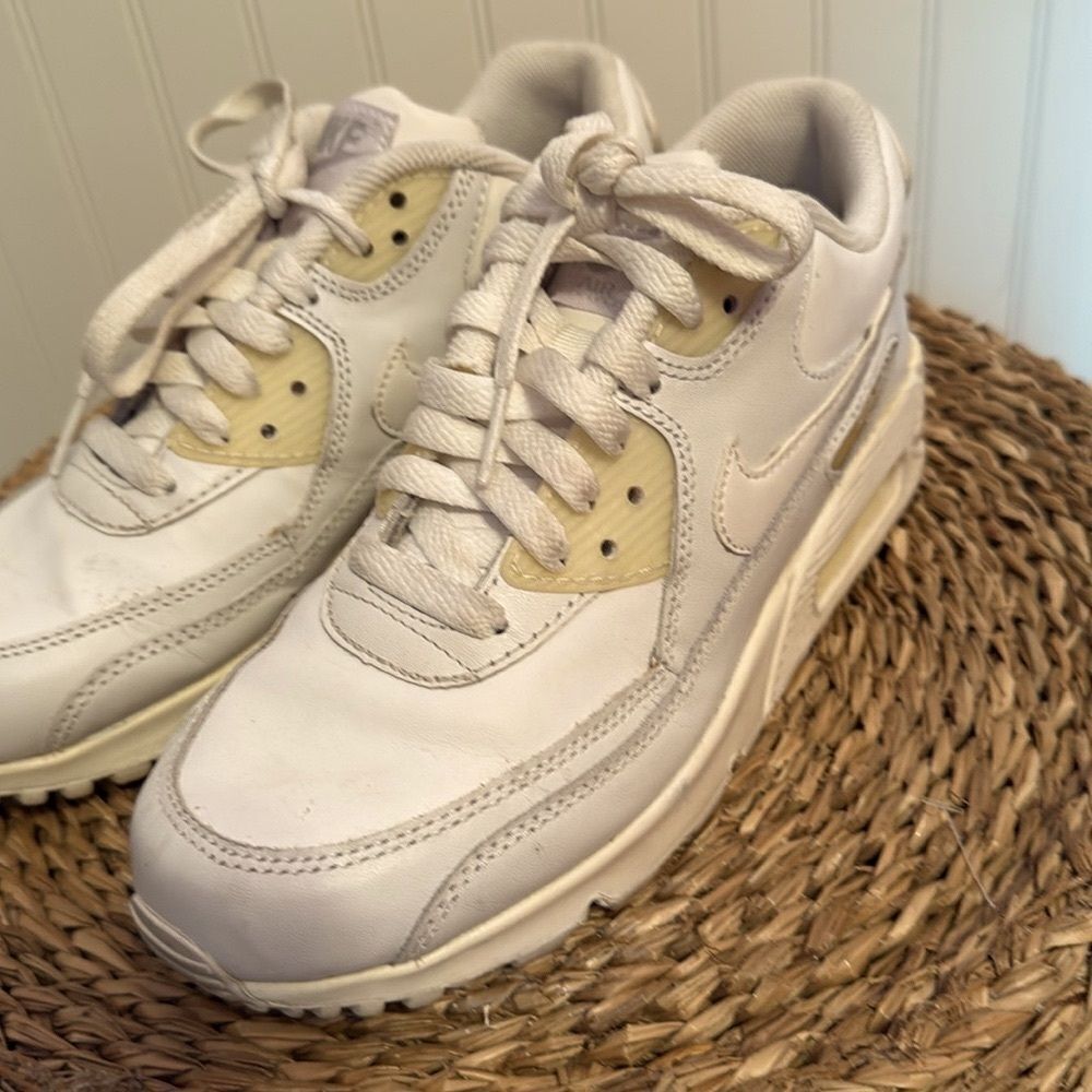 Nike Air Max White Sneakers - 5Y - Good Condition - Picture 4 of 12